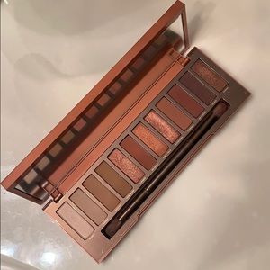 Urban Decay Naked Heat eyeshadow pallet